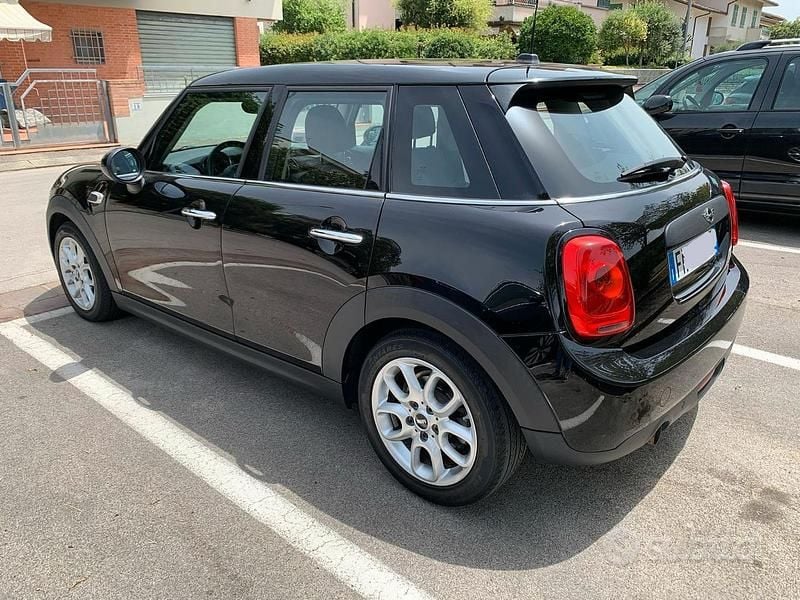 Usata Mini One D 95 CV (69 kW) 2017 Nero Utilitaria
