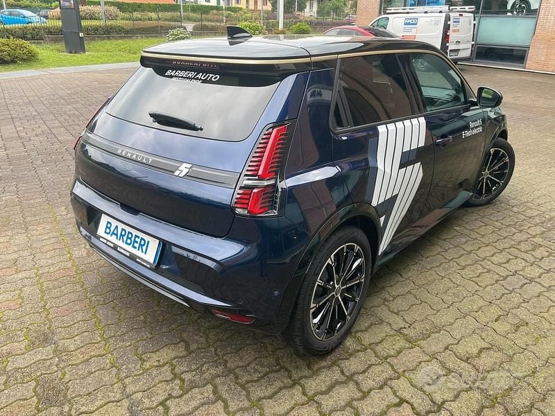 Usado Renault 5 E-Tech Iconic 110 kW (150 CV) 2024 Azul Berlina