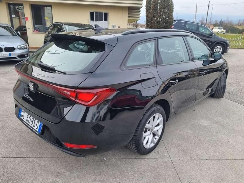 Usata Seat Leon Style 110 CV (80 kW) 2022 Nero Station wagon