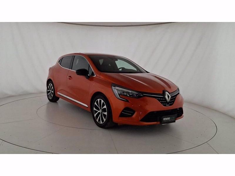 Usata Renault Clio V Techno 145 CV (106 kW) 2022 Arancione