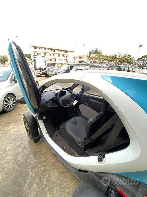 Usata Renault Twizy 80 kW (109 CV) 2021 Blu Utilitaria