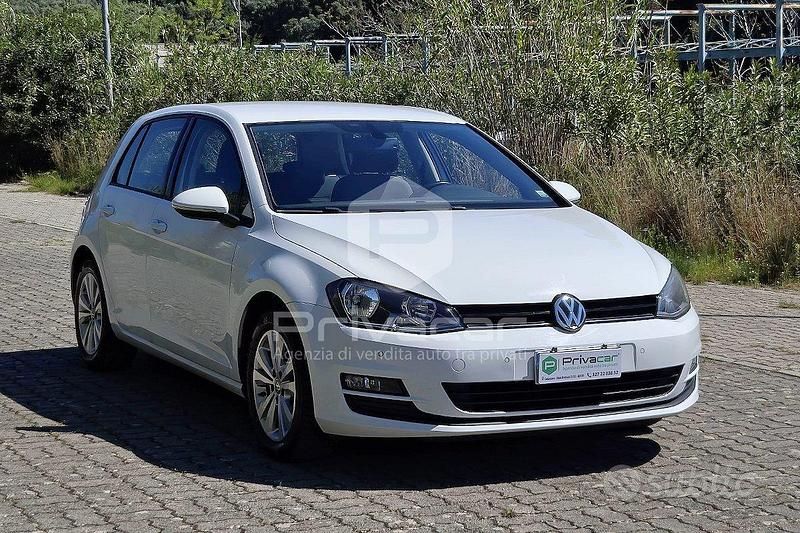 Begagnad VW Golf VII Executive 110 HK (80 kW) 2015 Vit Halvkombi