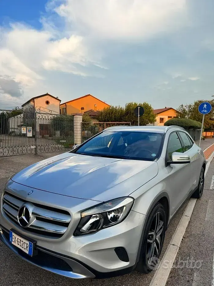 Usata Mercedes GLA200 Premium 136 CV (100 kW) 2014 Grigio SUV