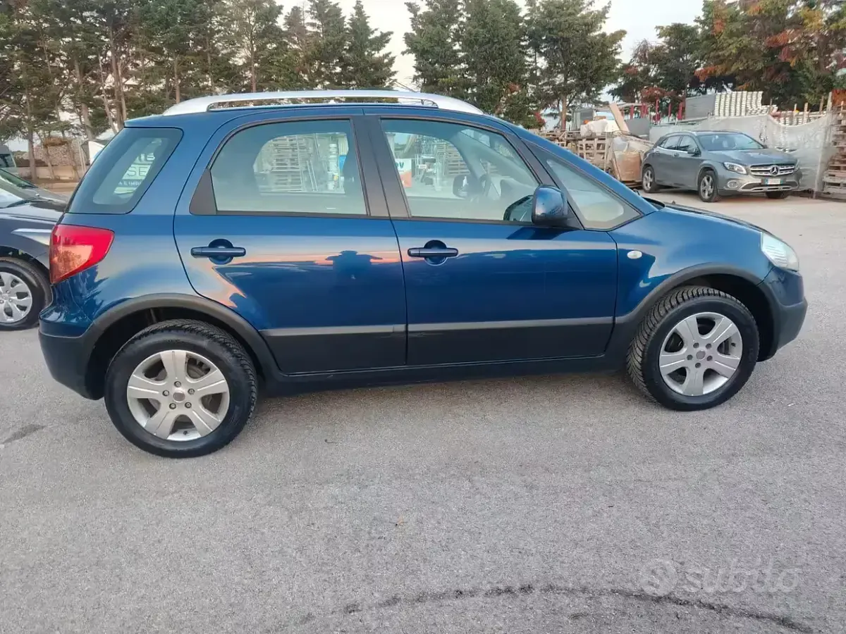 Usata Fiat Sedici 107 CV (78 kW) 2009 Bluazzurro SUV