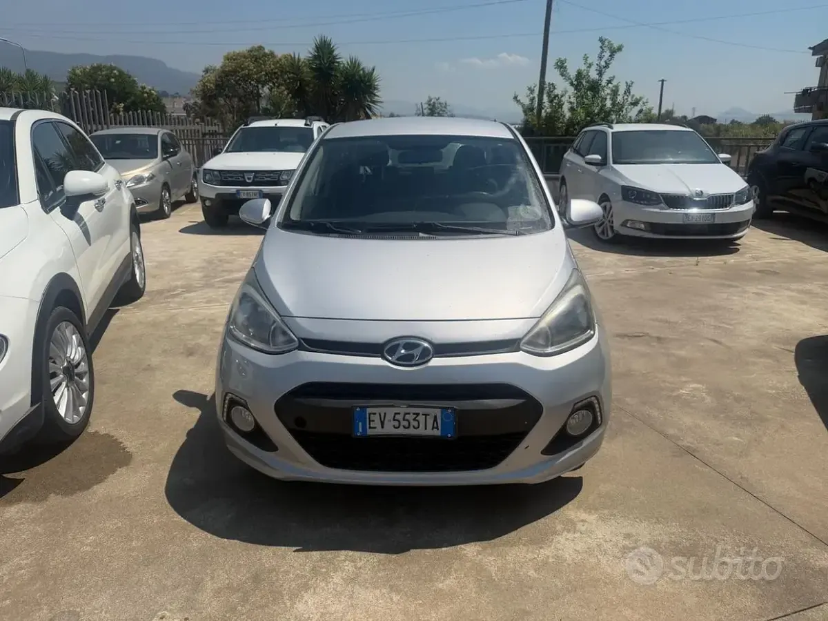Usata Hyundai i10 67 CV (49 kW) 2015 Bianco Utilitaria