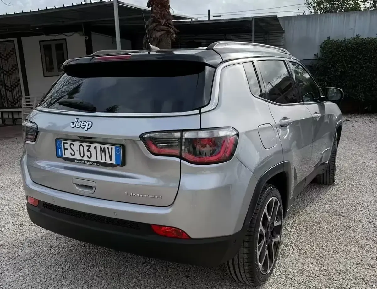 Usata Jeep Compass Limited 120 CV (88 kW) 2018 Grigio SUV