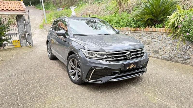 Usata VW Tiguan R-line 150 CV (110 kW) 2021 Grigio SUV