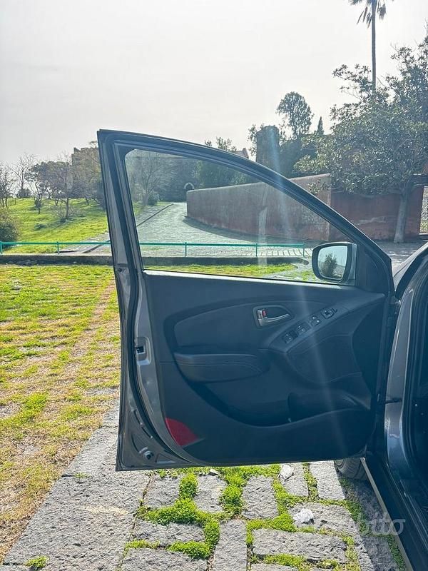 Usata Hyundai ix35 Xpossible 116 CV (85 kW) 2014 Grigio SUV
