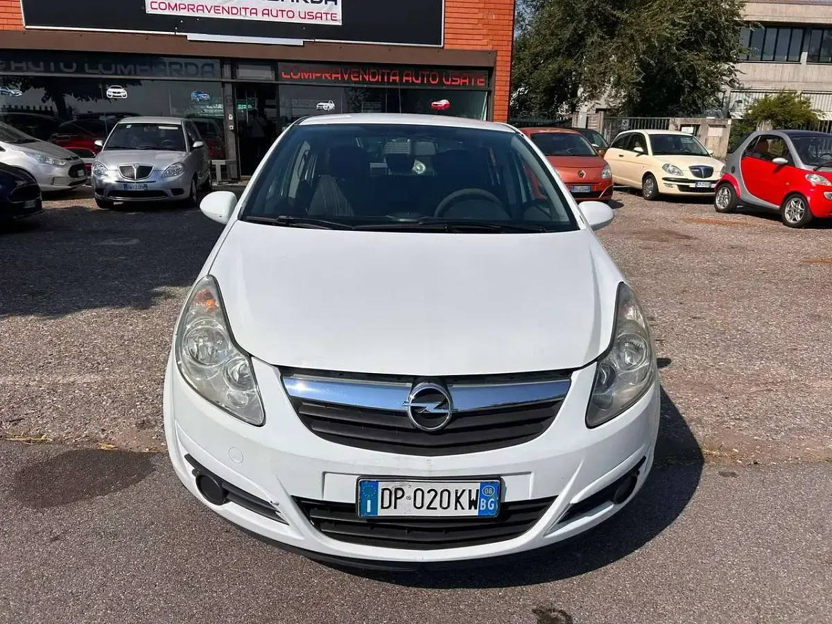 Usata Opel Corsa Club 75 CV (55 kW) 2008 Bianco Utilitaria