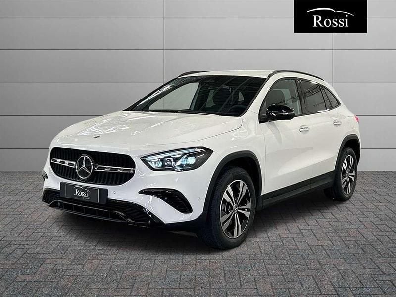 Bianco polare Nuova 2025 Mercedes GLA200 SUV | 46.700 € (Buon prezzo) - Immagine 1/4