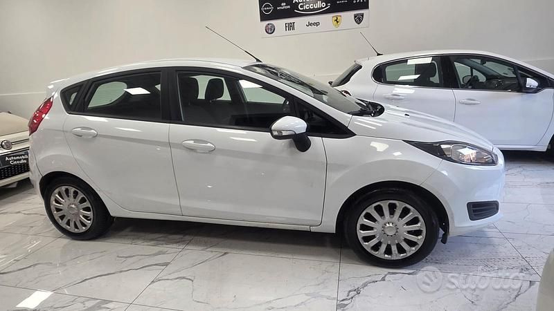 Usata Ford Fiesta Business Edition 75 CV (55 kW) 2016 Bianco Berlina