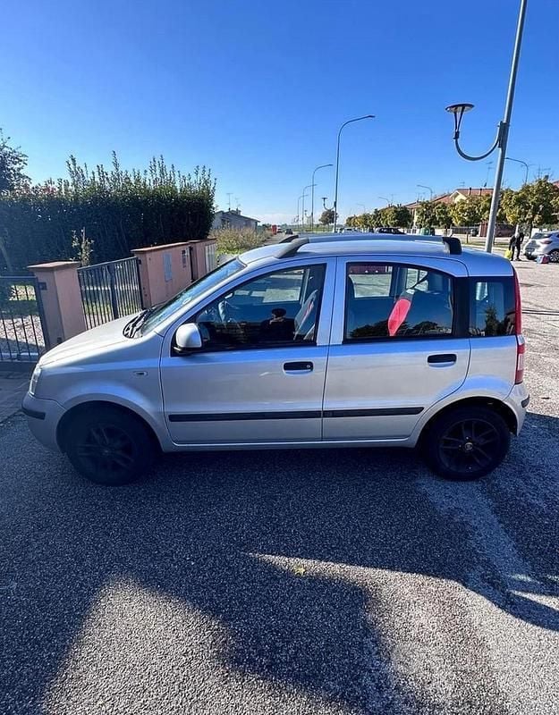Usata Fiat Panda Active 60 CV (44 kW) 2010 Grigio Utilitaria