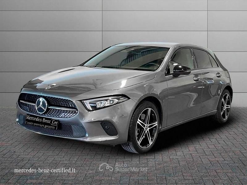 Grigio montagna Usata 2022 Mercedes A250 Tre volumi | 27.750 € (Ottimo prezzo) - Immagine 1/4