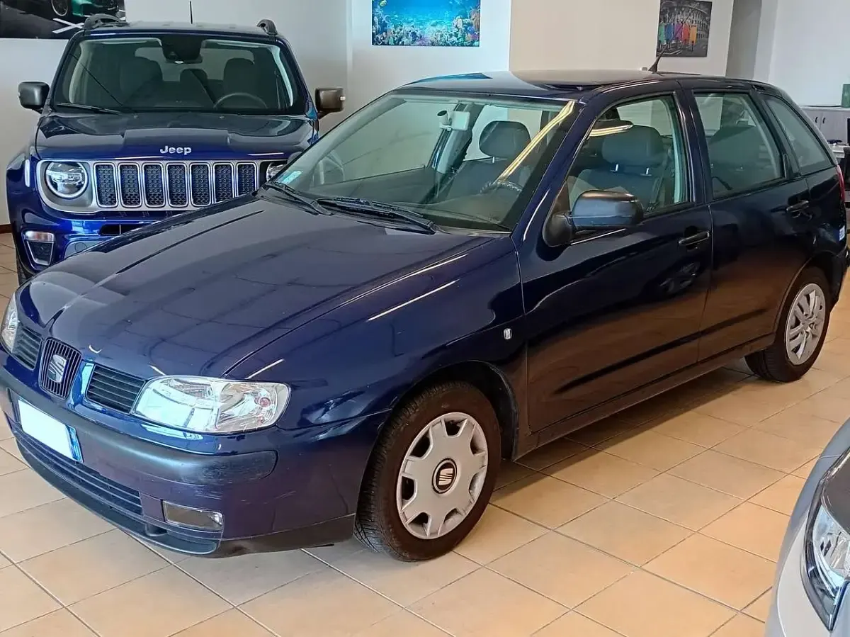 Usata Seat Ibiza 60 CV (44 kW) 2001 Blu met. Utilitaria