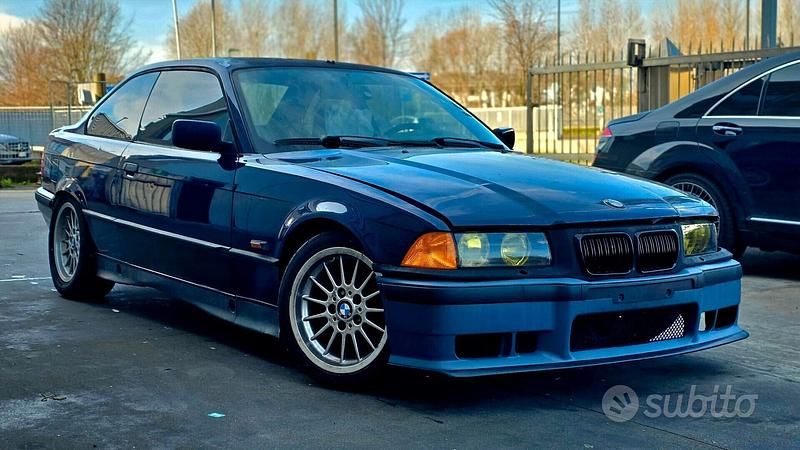 Usata BMW 320 150 CV (110 kW) 1995 Blu Coupé