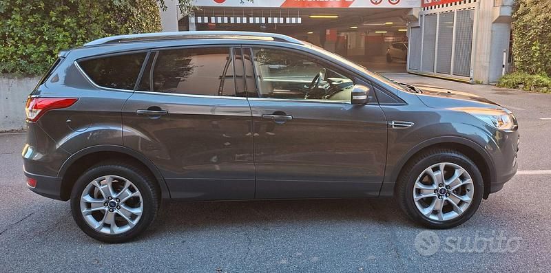 Usata Ford Kuga Business Edition 150 CV (110 kW) 2016 Grigio SUV