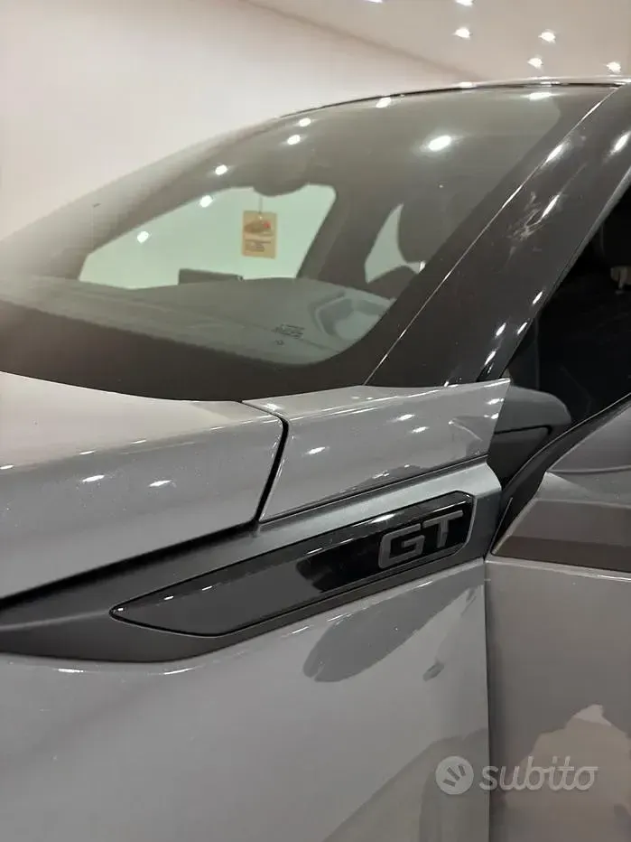 Usata Peugeot 2008 GT 130 CV (95 kW) 2024 Grigio SUV