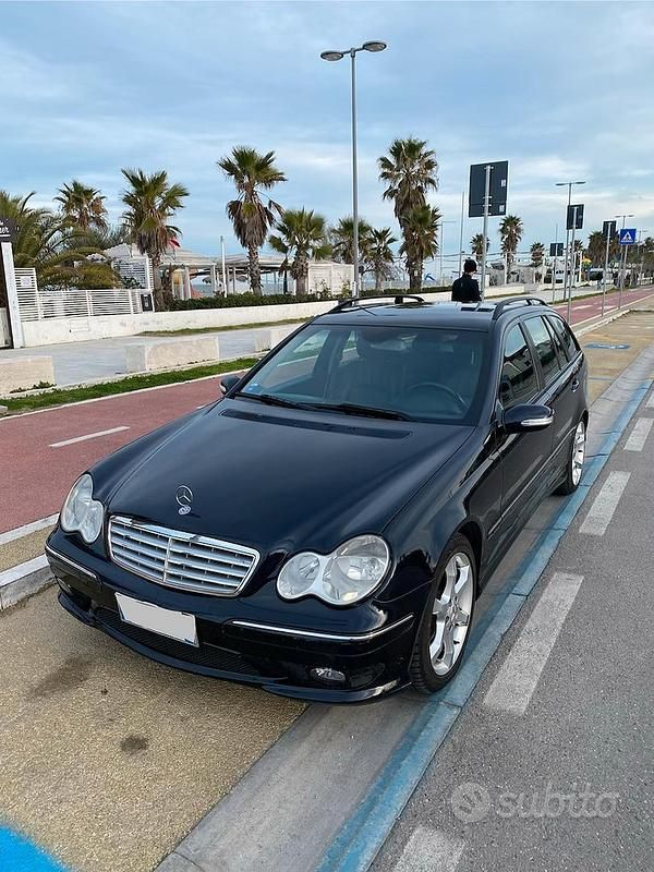 Usata Mercedes C220 150 CV (110 kW) 2008 Blu Station wagon