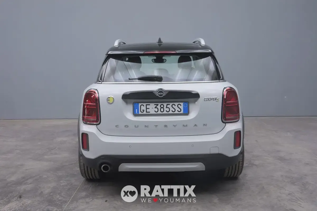 Usata Mini Cooper Countryman Business 220 CV (161 kW) 2021 White silver SUV