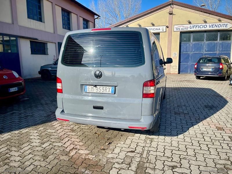 Usata VW Transporter 84 CV (61 kW) 2013 Gray Furgone