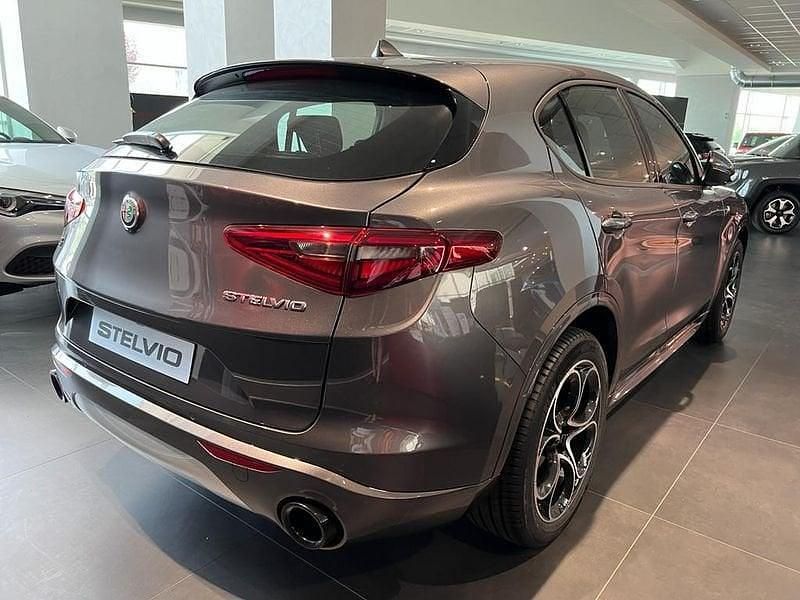 Usata Alfa Romeo Stelvio Veloce 210 CV (154 kW) 2022 Grigio SUV