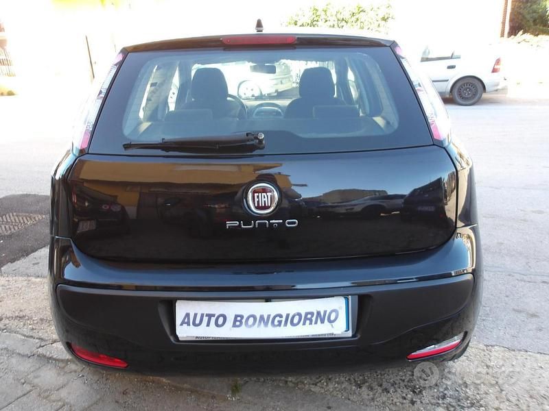 Usata Fiat Punto Evo Dynamic 95 CV (69 kW) 2011 Nero Utilitaria