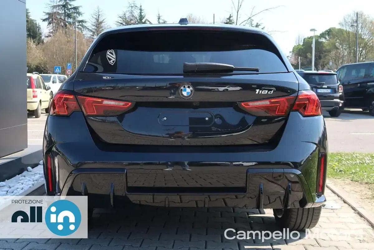 Usata BMW 118 M Sport 150 CV (110 kW) 2025 Nero metallizzato Utilitaria