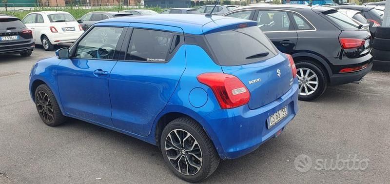 Usata Suzuki Swift 83 CV (61 kW) 2024 Blu/azzurro Utilitaria
