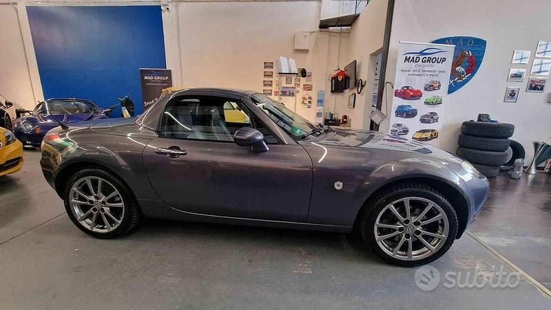 Usata Mazda MX5 High 160 CV (117 kW) 2006 Grigio scuro Cabrio