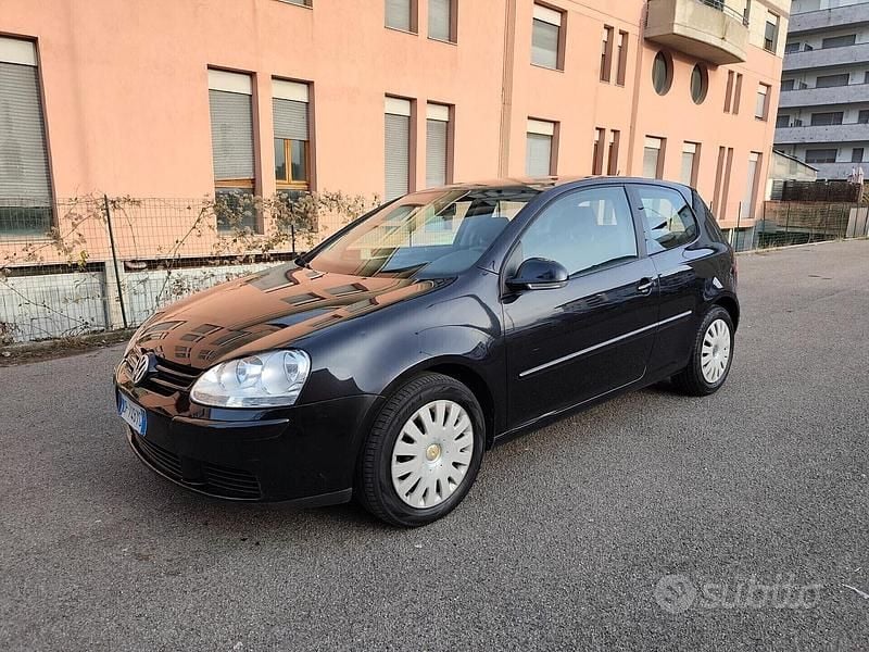 Usata VW Golf V 101 CV (74 kW) 2007 Nero Berlina