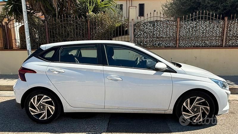 Usata Hyundai i20 79 CV (58 kW) 2024 Bianco Berlina