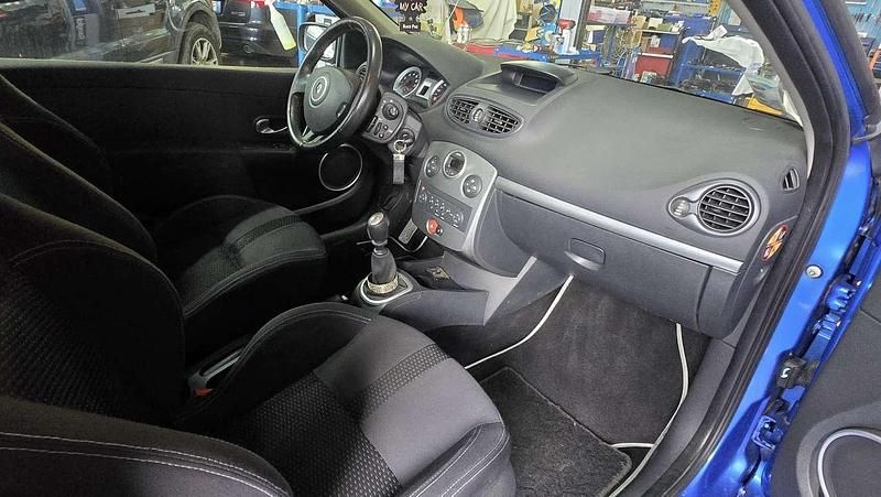 Usata Renault Clio II 179 CV (131 kW) 2007 Berlina
