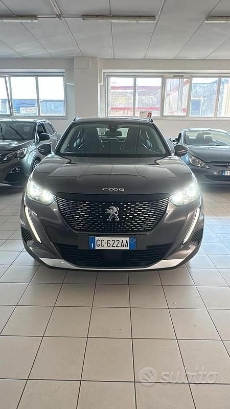 Usata Peugeot 2008 Allure 102 CV (75 kW) 2020 Grigio SUV