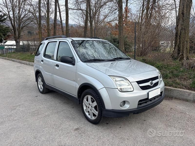 Usata Suzuki Ignis 99 CV (72 kW) 2004 Grigio Utilitaria