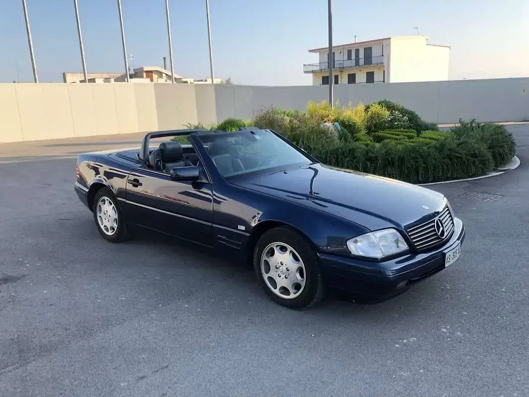 Usata Mercedes SL320 231 CV (169 kW) 1997 Blu/azzurro Cabrio
