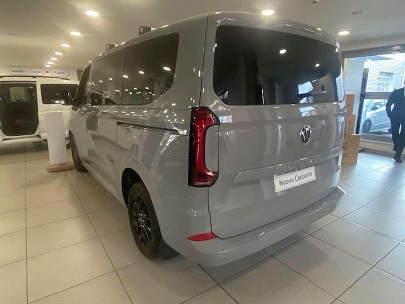 Nuova VW Caravelle Life 85 kW (116 CV) 2025 Stone grey Monovolume