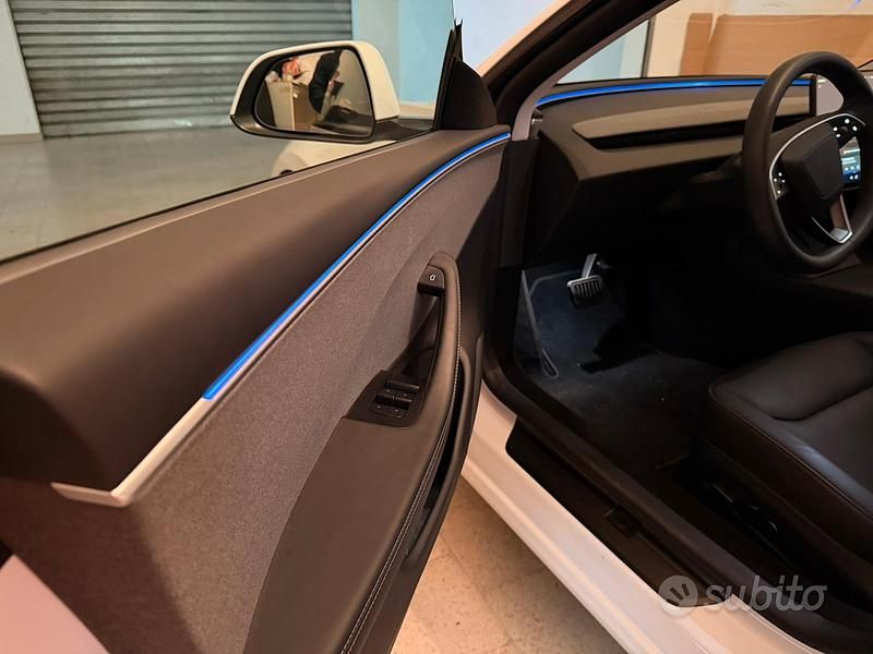 Usata Tesla Model 3 235 kW (320 CV) 2024 Bianco Berlina