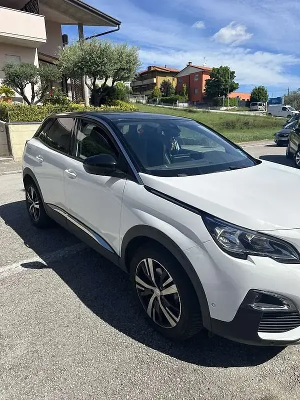 Usata Peugeot 3008 Allure 131 CV (96 kW) 2019 SUV