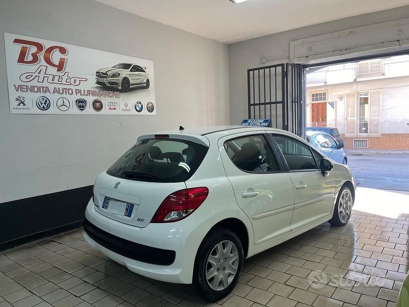 Usata Peugeot 207 70 CV (51 kW) 2012 Bianco Berlina