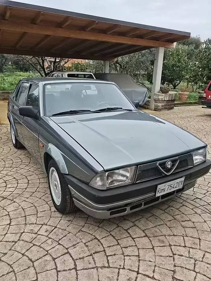 Usata Alfa Romeo 75 148 CV (108 kW) 1990 Berlina