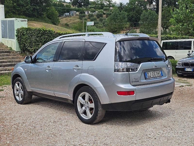 Usata Mitsubishi Outlander Instyle 140 CV (102 kW) 2008 Nessuno(met.) SUV