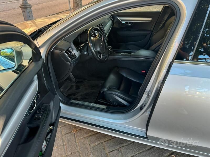 Usata Volvo V90 Business Edition 150 CV (110 kW) 2019 Argento Station wagon
