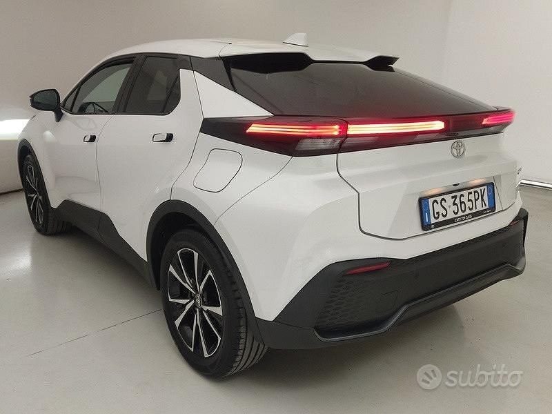 Usata Toyota C-HR Trend 152 CV (111 kW) 2024 Bianco SUV