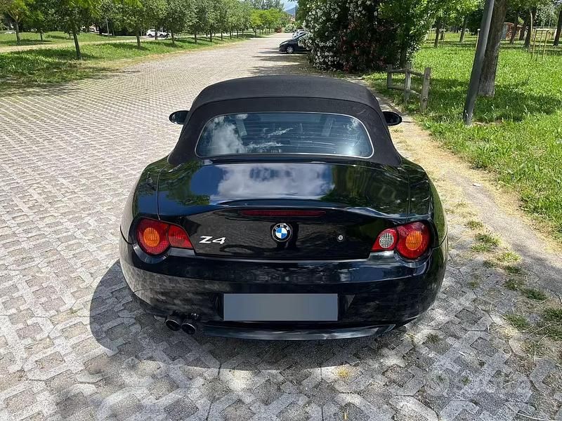 Usata BMW Z4 Efficient Dynamics 170 CV (125 kW) 2005 Nero Cabrio