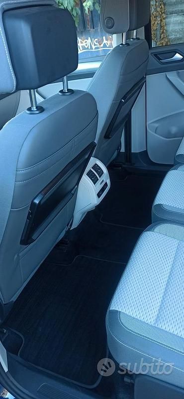 Blu Usata 2017 VW Touran Monovolume | 11.000 € - Immagine 1/4