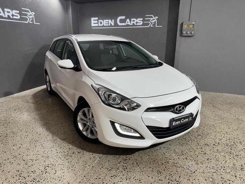 Usata Hyundai i30 Comfort 110 CV (80 kW) 2013 Bianco Station wagon