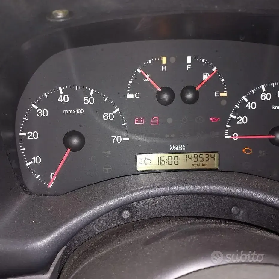 Usata Fiat Punto 80 CV (58 kW) 2002 Bianco Utilitaria