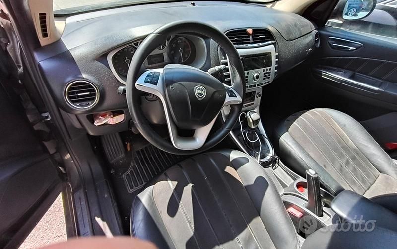 Usata Lancia Delta 192 CV (141 kW) 2009 Grigio Utilitaria