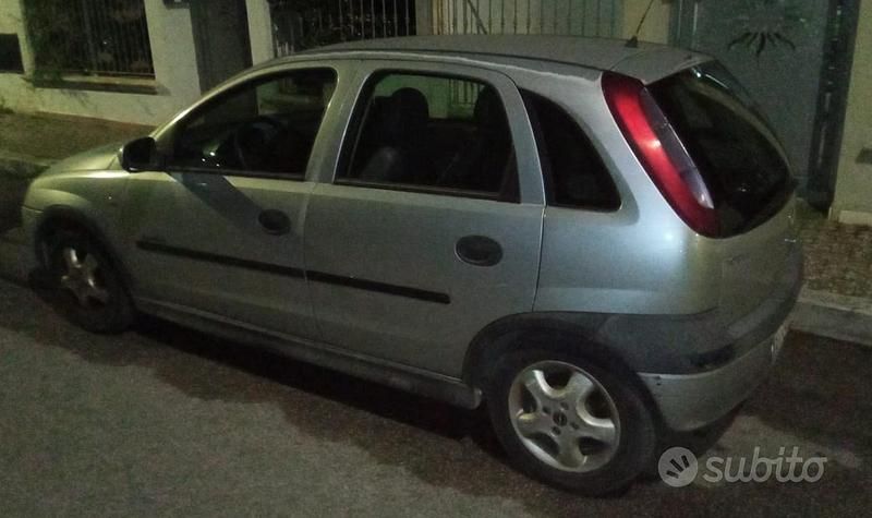 Usata Opel Corsa 2001 Grigio Utilitaria