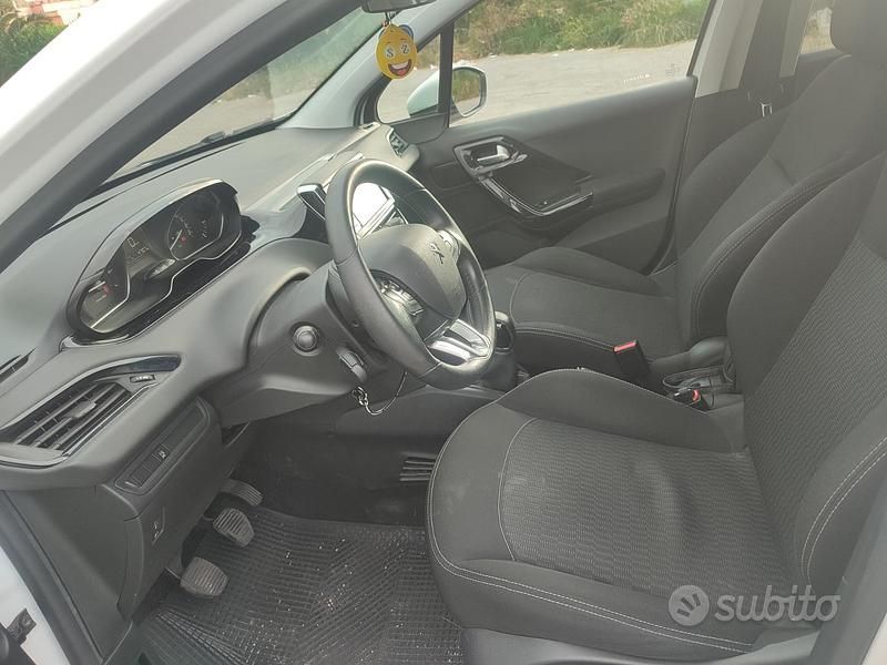 Usata Peugeot 208 95 CV (69 kW) 2018 Bianco Utilitaria